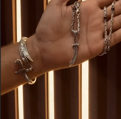 Beautiful Zulfiqar Pendant